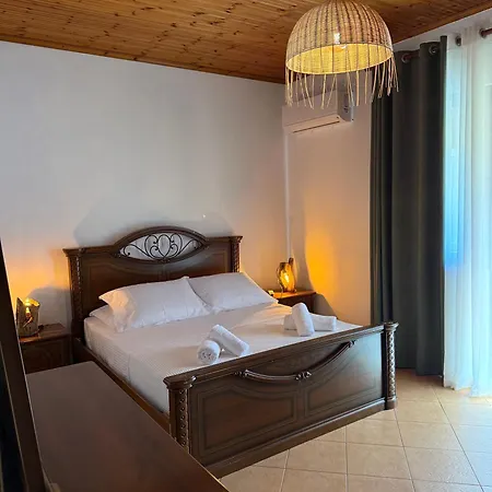 Xhoni House Villa *