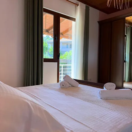 Xhoni House Villa
