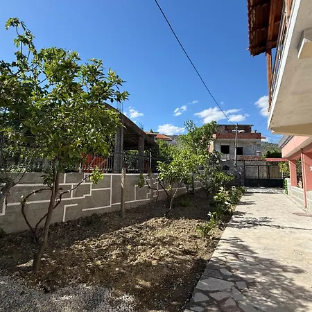 Xhoni House Villa *