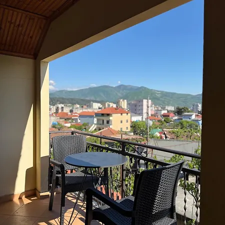 Xhoni House Villa *